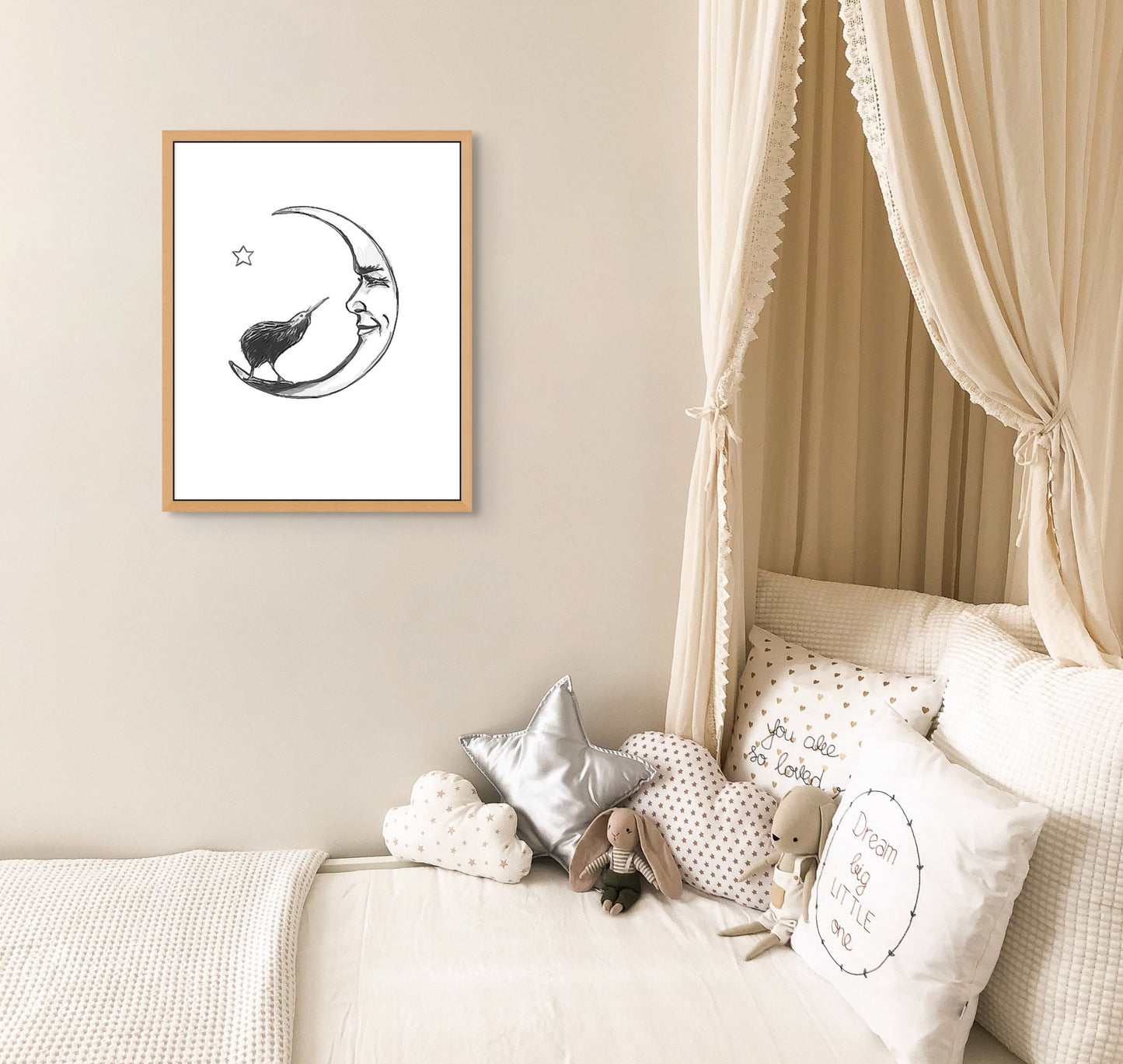 Kiwi and the Moon - White