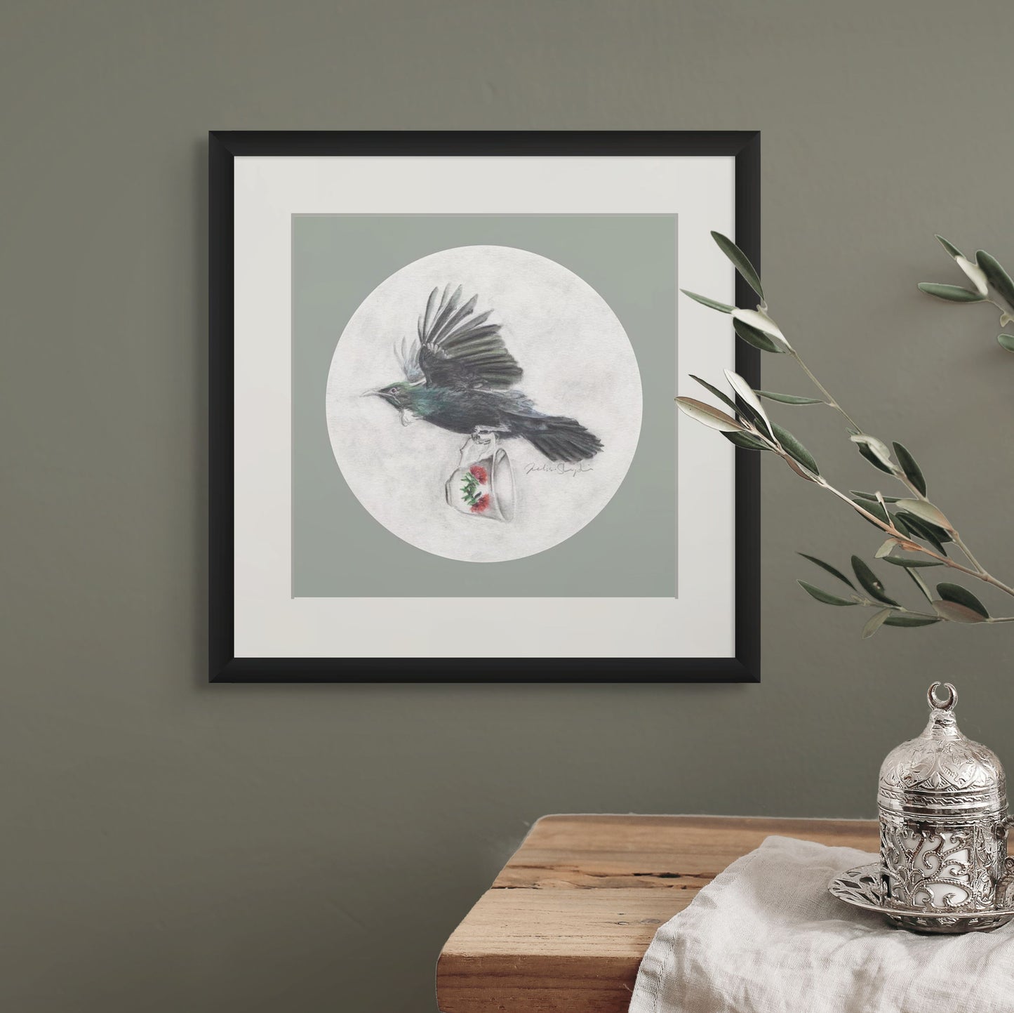 Tūī and the Teacup